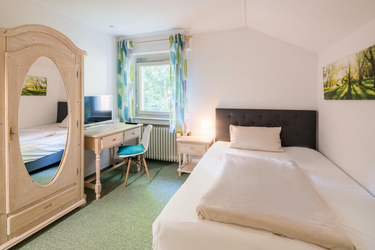 Hotel Hopener Wald ,Self Check In Löhne Exteriör bild